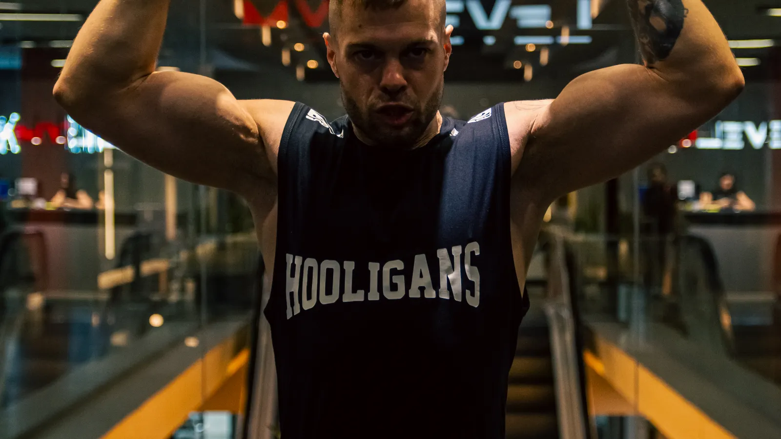 Athlete training with a close grip push-up